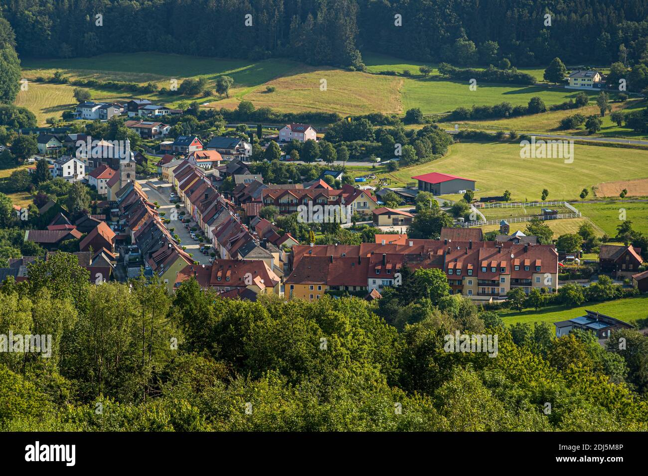 Luftaufnahme der Gemeinde Kemnath-Waldeck, Deutschland Stockfoto