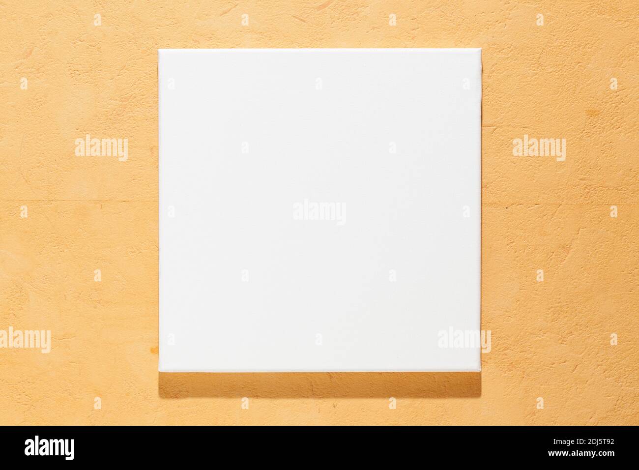 Kunstlerische Leinwand Stockfotos Und Bilder Kaufen Alamy