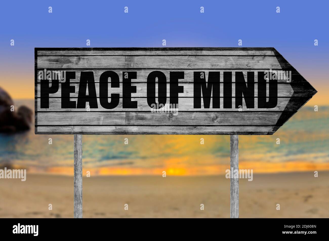 Peace of Mind Holzschild mit Strand Hintergrund Stockfoto