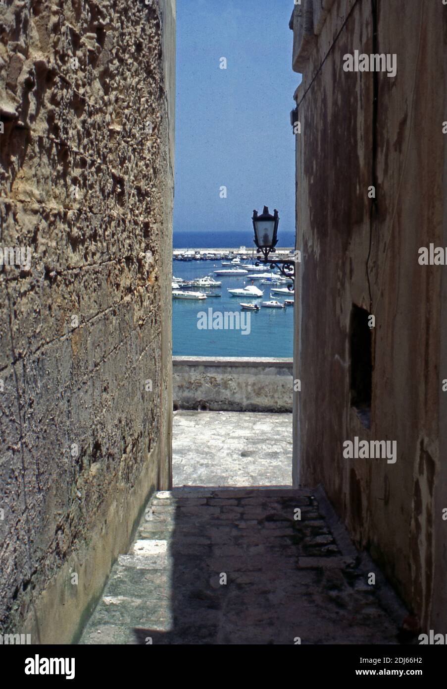 Reportage Apulien, Italien, 1992. Altstadt von Otranto (gescannt von Farblider) Stockfoto