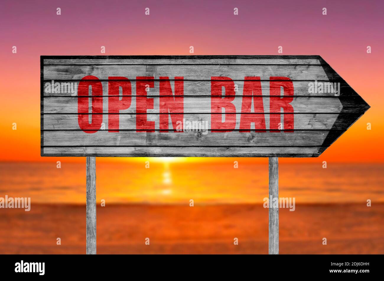 Rote Open Bar Holzschild mit auf einem Strand Hintergrund Stockfoto