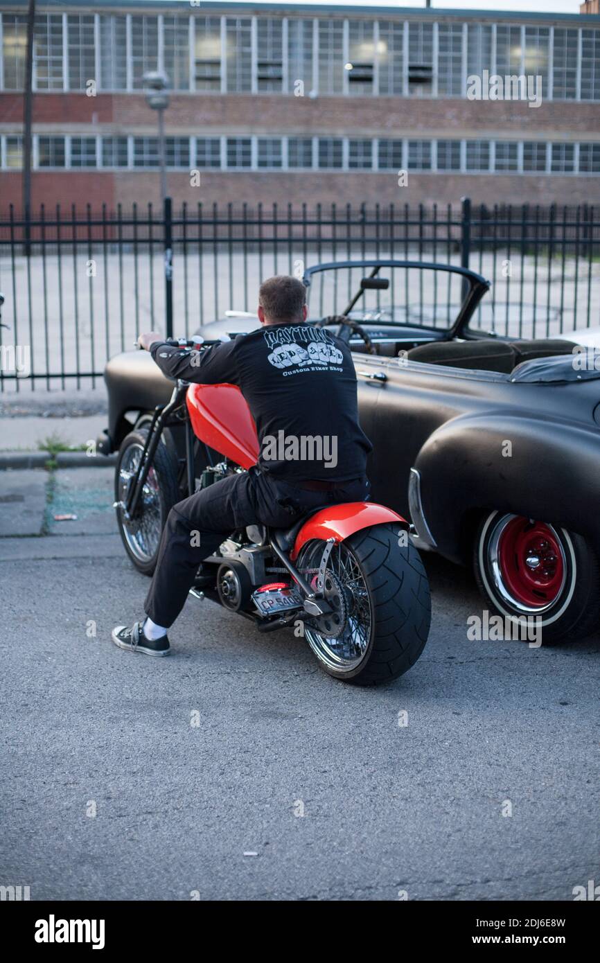 Harley Davidson Fat Boy mit Oldtimer Chicago, IL, USA Stockfoto