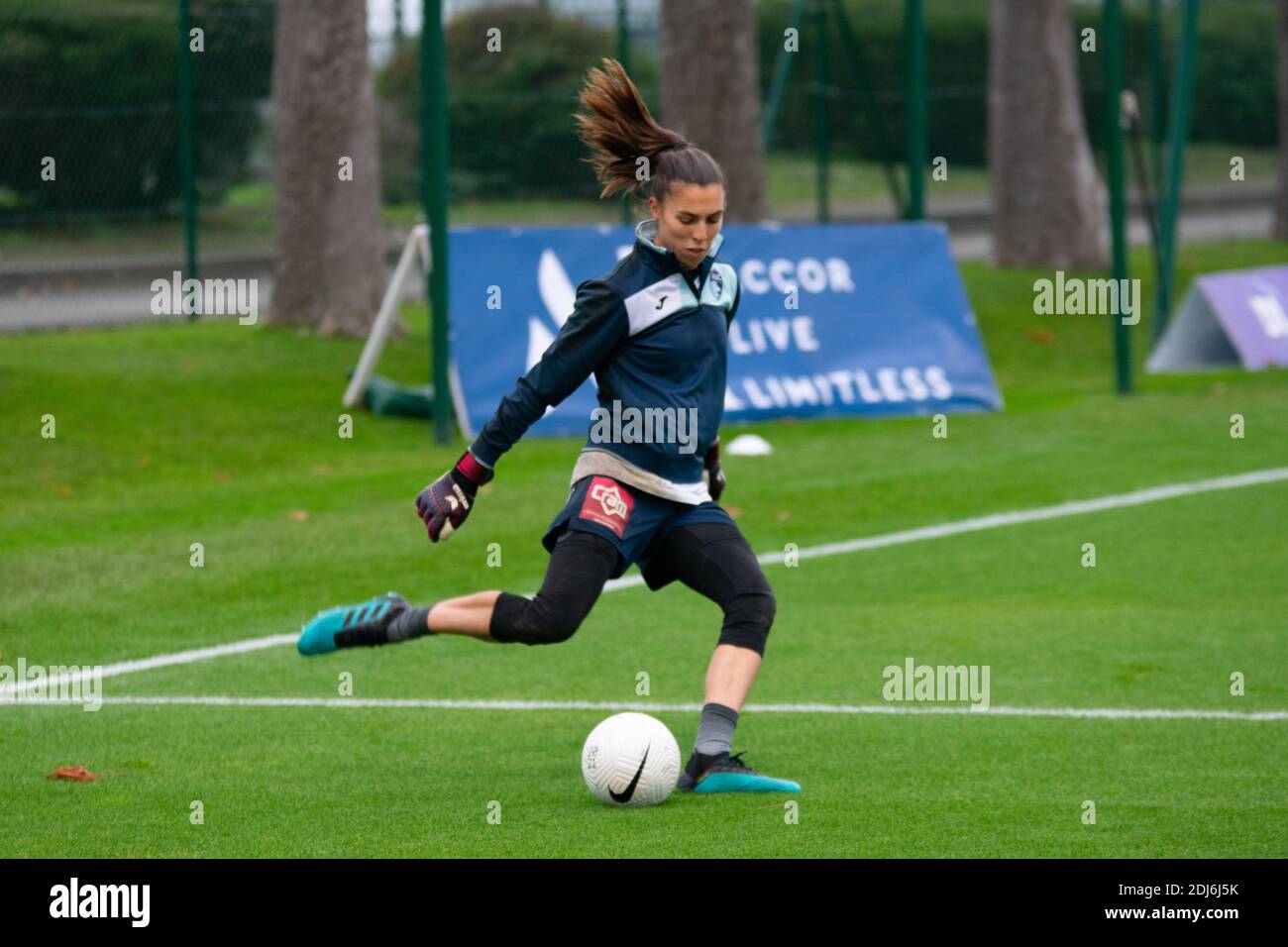 Constance Picaud von Le Havre AC erwärmt sich vor dem französischen Meisterschaftsspiel der Frauen D1 Arkema zwischen Paris Saint-Germain und Le Havre AC am 13. Dezember 2020 im Georges LefÃ¨vre Stadion in Saint-Germain-en-Laye, Frankreich - Foto Antoine Massinon / A2M Sport Consulting / DPPI / LM Stockfoto