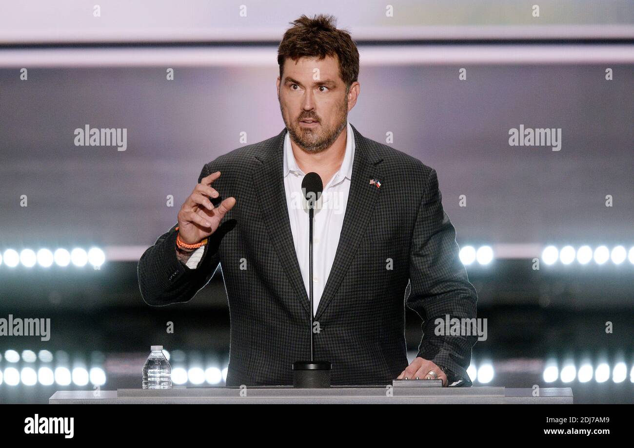Marcus Luttrell Stockfotos Und Bilder Kaufen Alamy