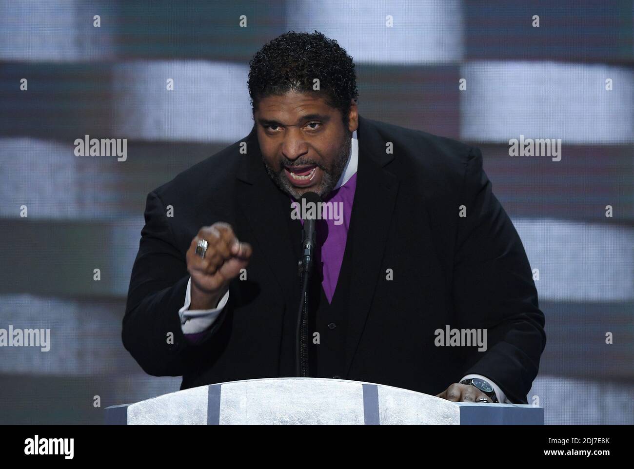Reverend William Barber II. Spricht auf der Bühne während des letzten Tages der Democratic National Convention am 28. Juli 2016 im Wells Fargo Center, Philadelphia, Pennsylvania, Foto von Olivier Douliery/Abacapress.com Stockfoto