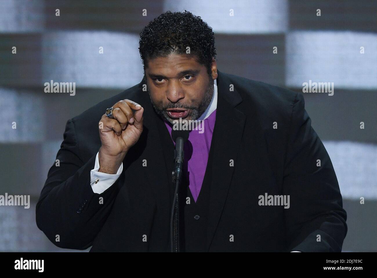 Reverend William Barber II. Spricht auf der Bühne während des letzten Tages der Democratic National Convention am 28. Juli 2016 im Wells Fargo Center, Philadelphia, Pennsylvania, Foto von Olivier Douliery/Abacapress.com Stockfoto