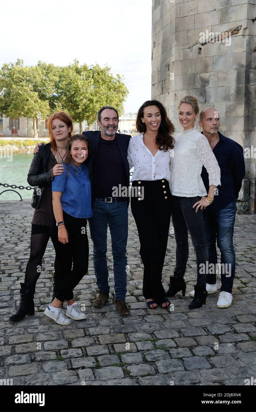 Charlotte Tapaert, Gabrielle Atger, Rose Montron, Bruno Solo, Charlotte des Georges et Erik Deshors assistent au Festival de la Fiction TV 2016 de La Rochelle, France, le 14 Septembre 2016. Foto von Aurore Marechal/ABACAPRESS.COM Stockfoto