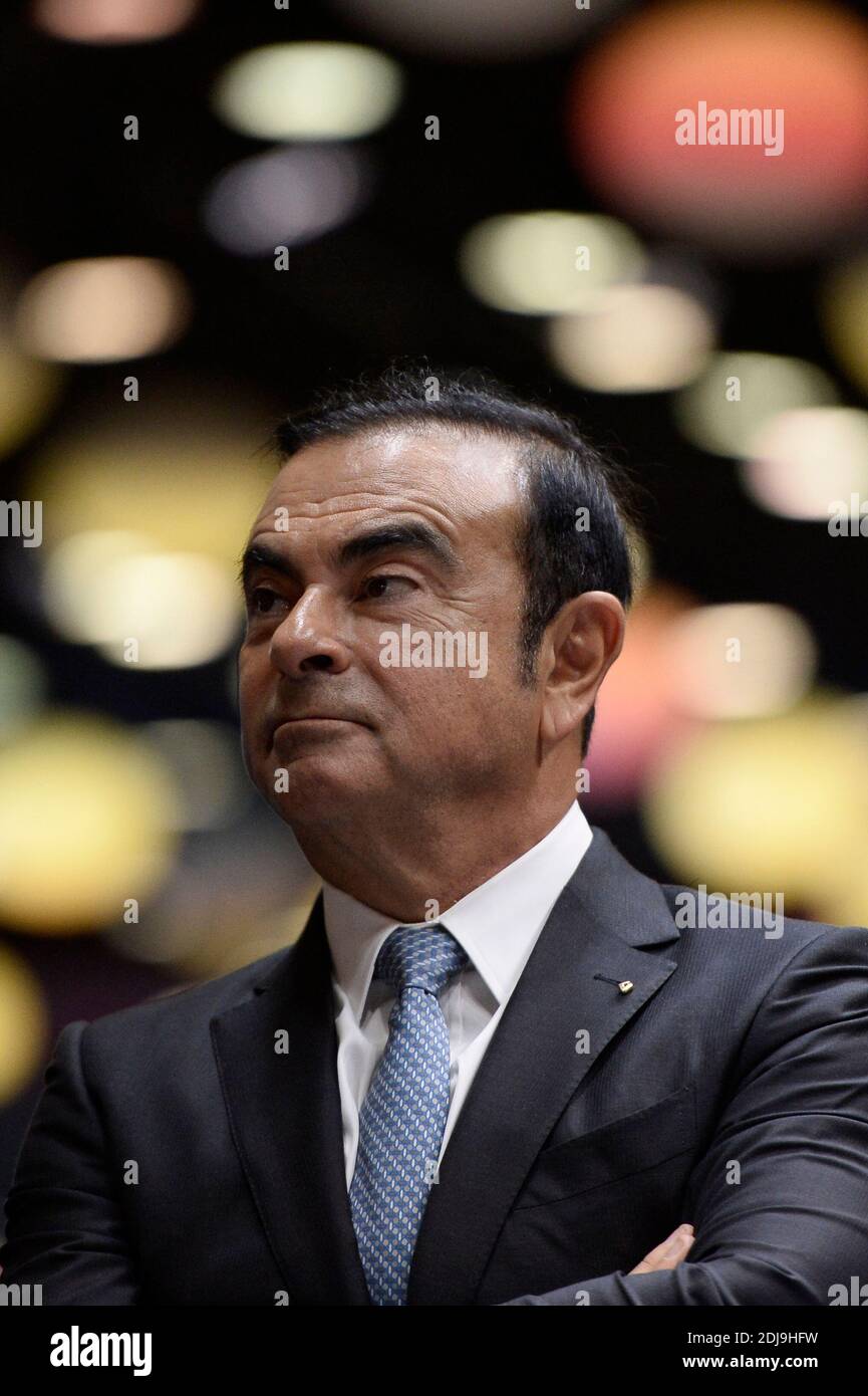 Carlos Ghosn, Chairman und CEO der Renault-Nissan Alliance, am 30. September 2016 auf der Pariser Automobilmesse in Paris. Foto von Eliot Blondt/ABACAPRESS.COM Stockfoto