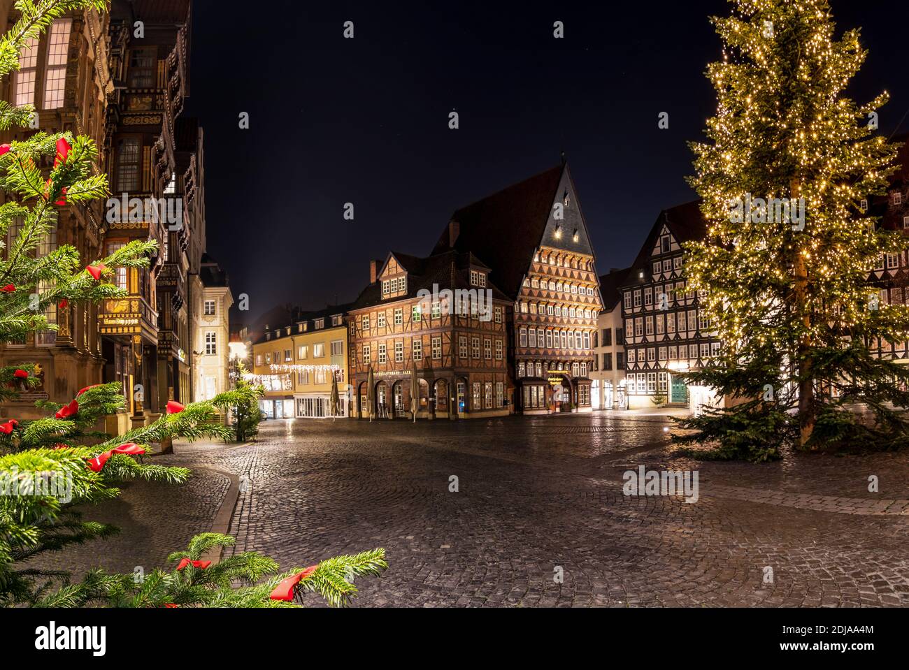 Weihnachtsbaum auf dem Hildesheimer Marktplatz Stockfoto