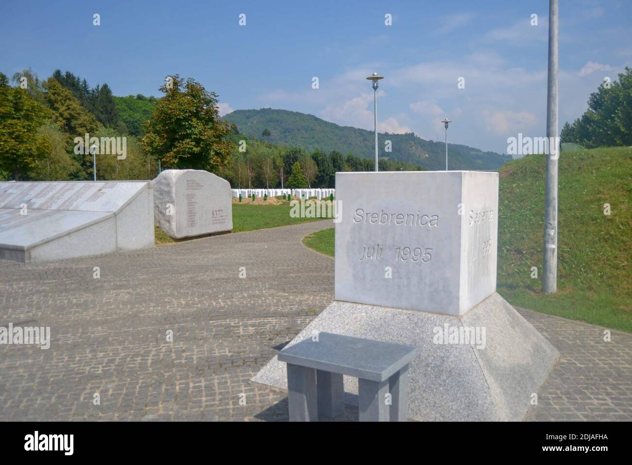 12.08.2018. Srebrenica. Bosnien und Herzegowina. Opfer des Massakers über muslime im Jahr 1995 auf dem Potocari-Denkmal und Friedhof. Stockfoto