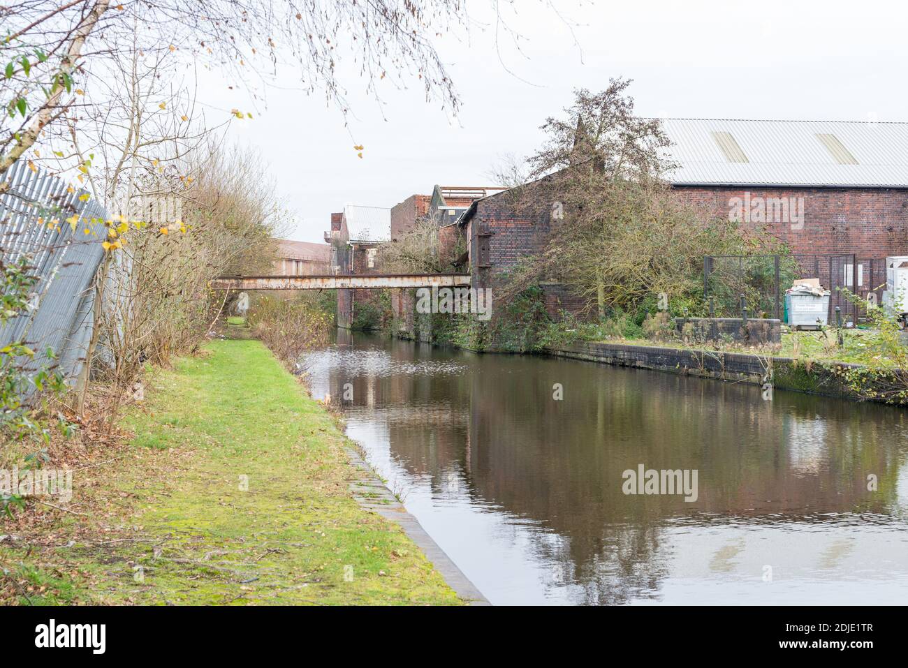 Der Birmingham Canal an der Kreuzung Smethwick in Smethwick, Sandwell, West Midlands, Großbritannien Stockfoto