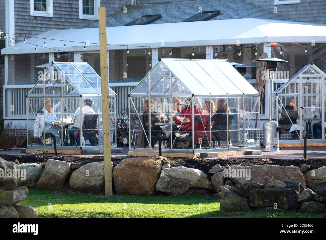 Essen im Freien auf Cape Cod, USA während der Pandemie von Covid 19 Stockfoto