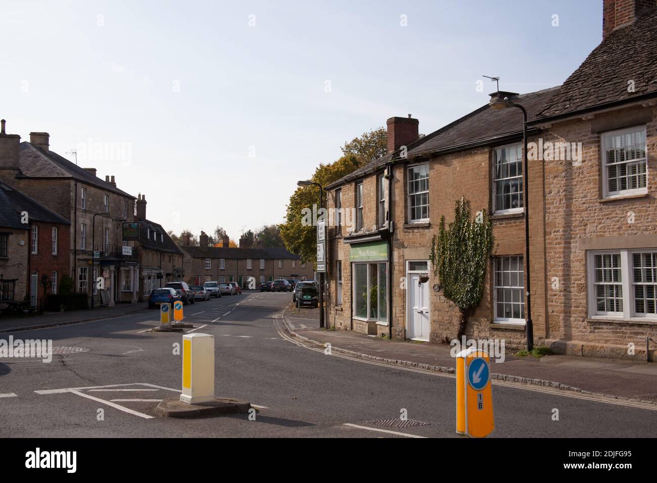 Gebäude in Bampton, West Oxfordshire, Großbritannien, aufgenommen am 19. Oktober 2020 Stockfoto