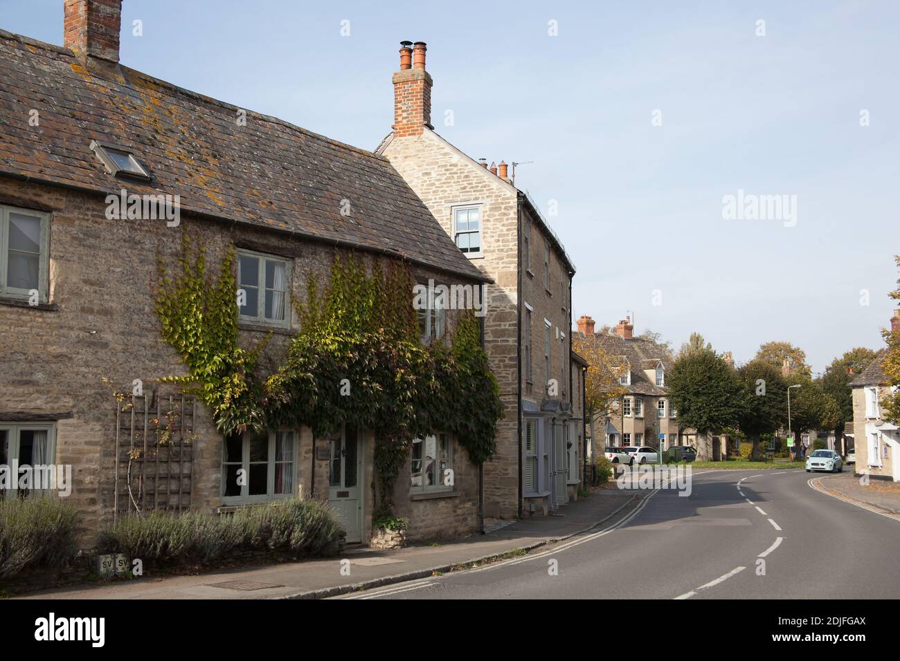 Malerische Aussicht auf Bampton, West Oxfordshire in Großbritannien, aufgenommen am 19. Oktober 2020 Stockfoto