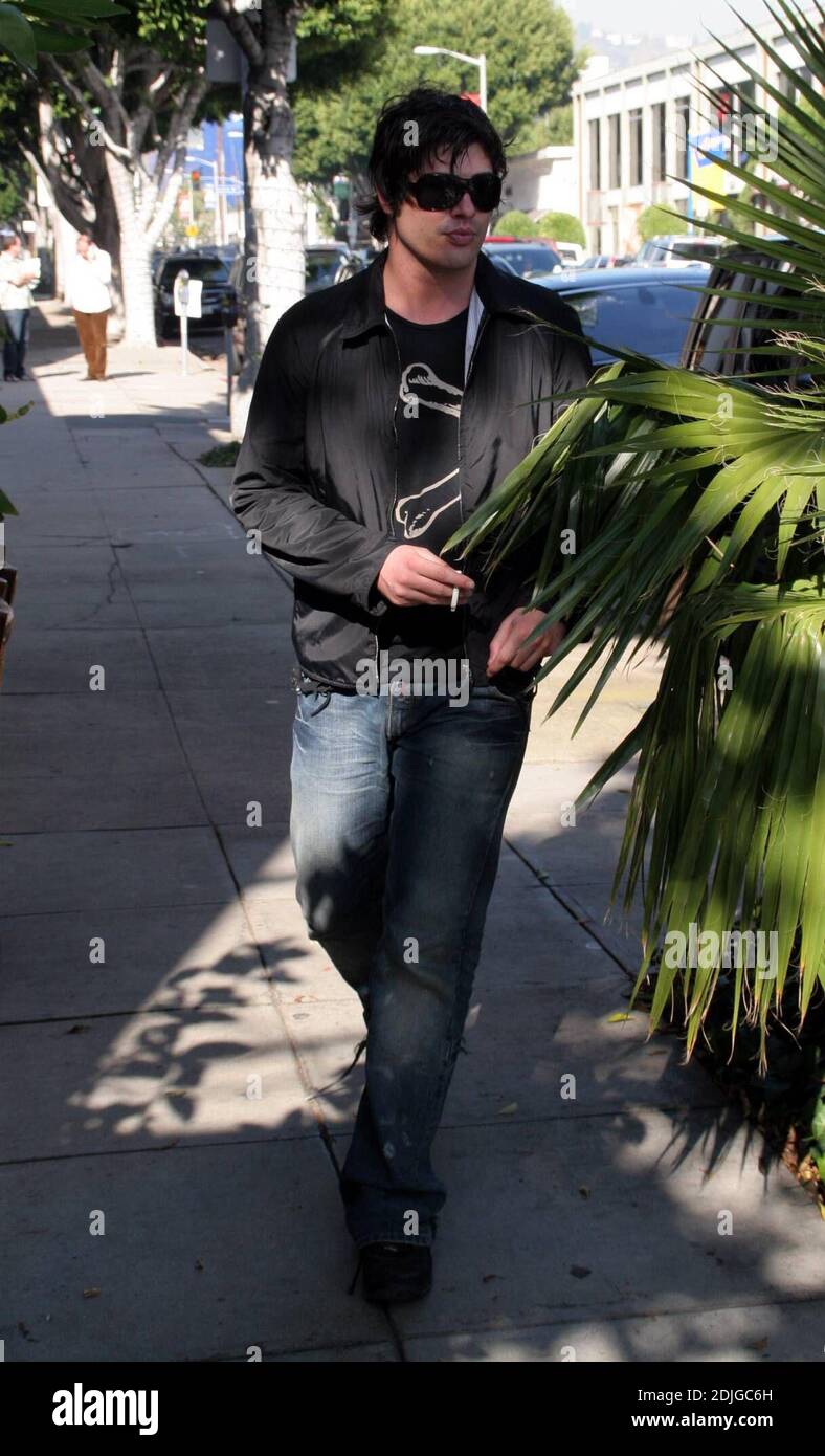 Brandon Davis kommt am Ivy in Los Angeles, ca. 01/13/06 Stockfoto