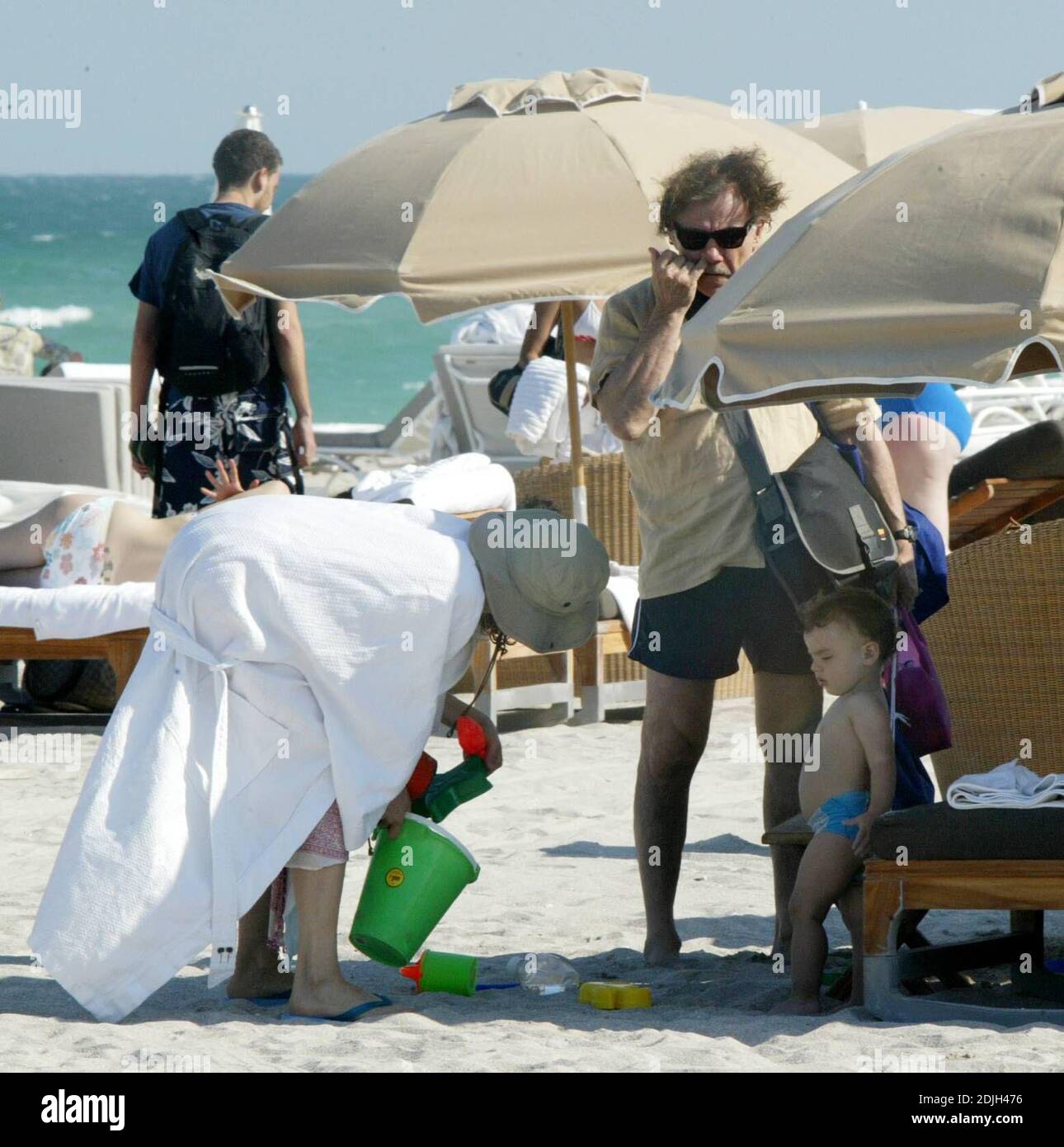 Exklusiv!! Harvey Keitel genießt einen Nachmittag in Miami Beach mit Frau Daphne und 2 Jahre