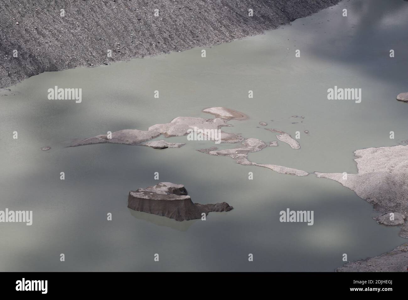 Hochwinkelansicht einer mondgrauen Landschaft Stockfoto