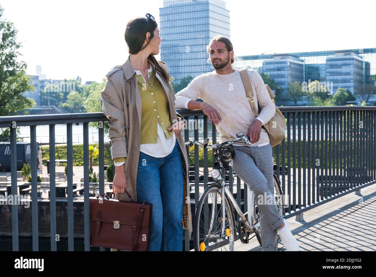 junges Paar in der Stadt Stockfoto