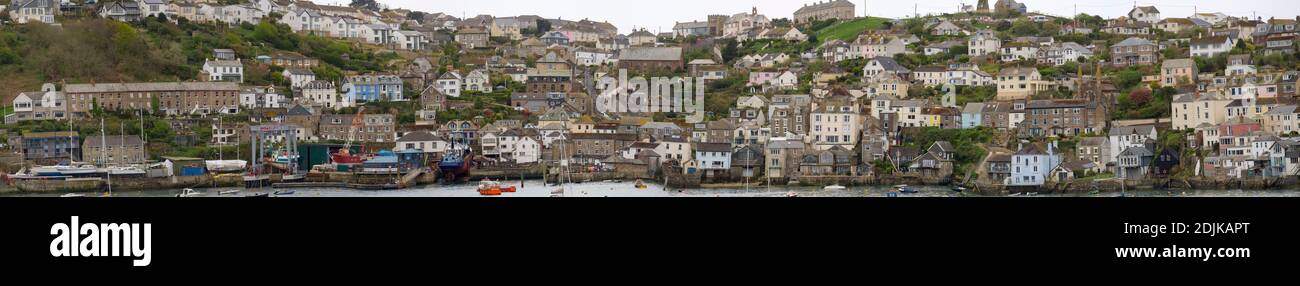 Panorama des Dorfes Poluran gegenüber Fowy, Cornwall, Großbritannien. Stockfoto