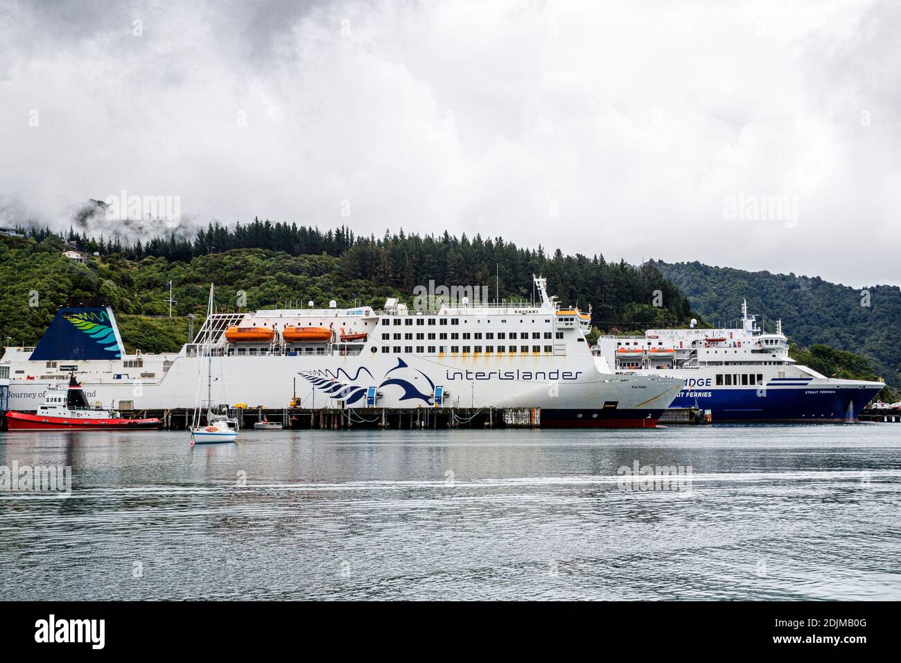 Inter-islander Ferries am Liegeplatz in Picton, Neuseeland, Donnerstag, 26. November 2020. Stockfoto