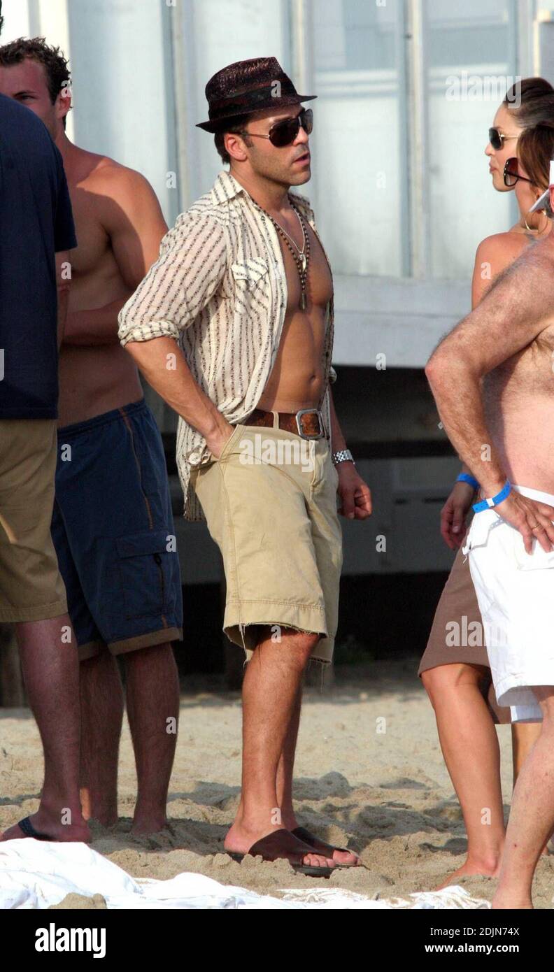 Jeremy Piven hängt und zeigt einige Pecs, während er seinen Geburtstag bei einer Party feiert, die von 10 Cane Rum und N9ne Steakhouse im Polaroid Beach House veranstaltet wird. Malibu, Kalifornien, 23/06 Stockfoto