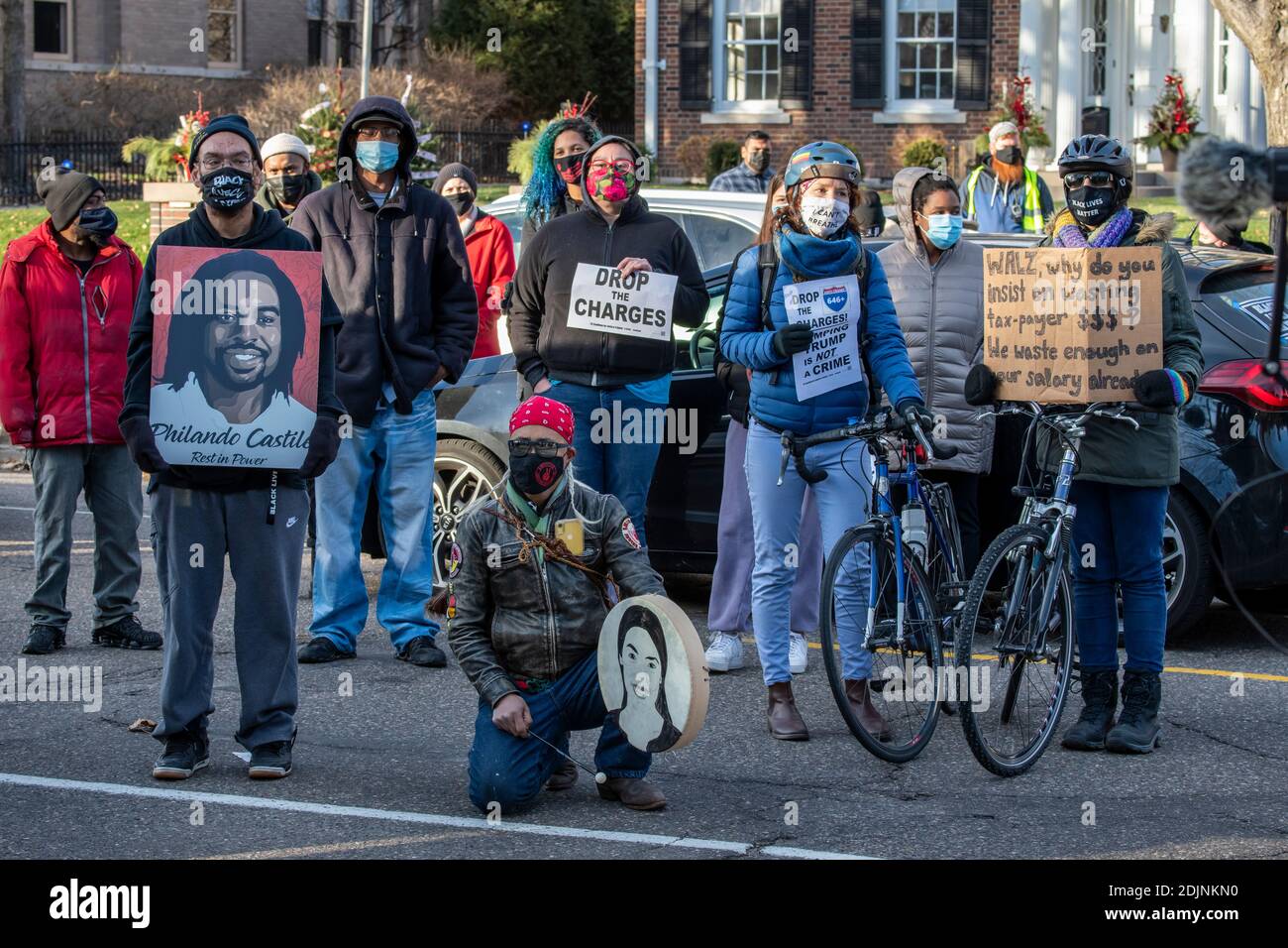 St. Paul, Minnesota. Gouverneure Villa. Demonstranten wollen Gerechtigkeit und respektieren das Recht zu protestieren und alle Anschuldigungen gegen die jüngsten Proteste fallen zu lassen Stockfoto