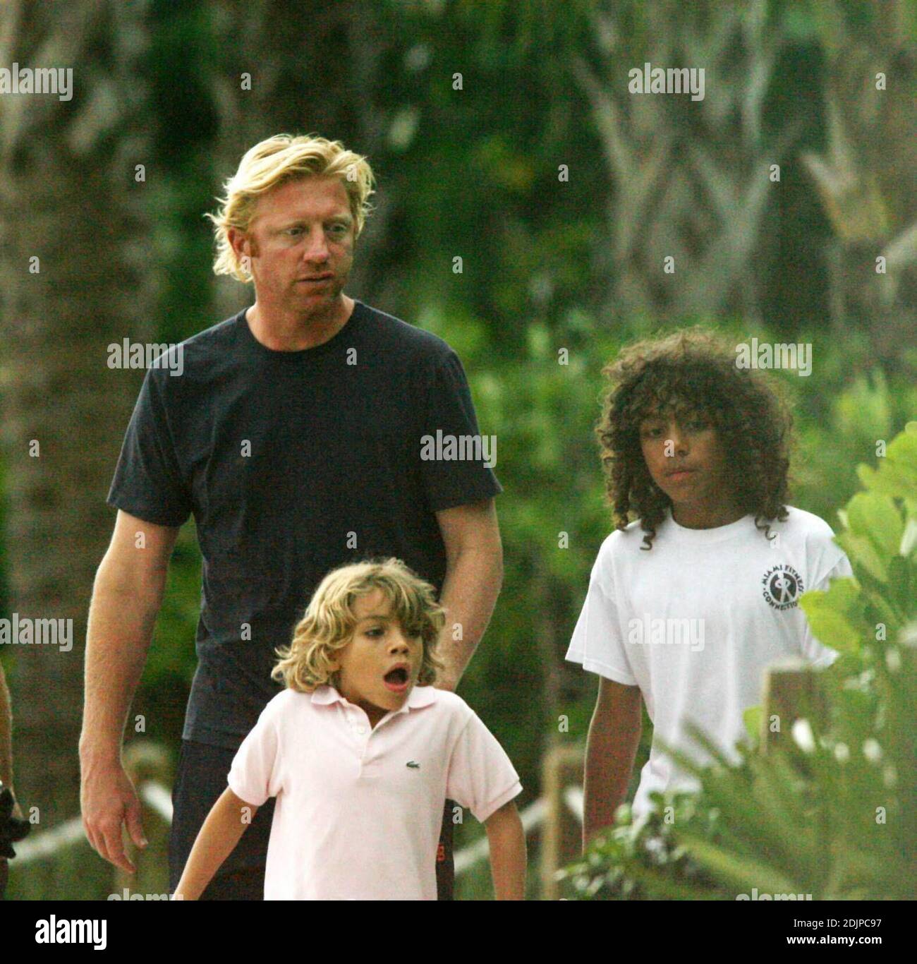 Exklusiv!! Tennis-Ass Boris Becker verbringt einige Zeit am Miami Beach mit den Söhnen Noah und Elias, 9/4/06 Stockfoto