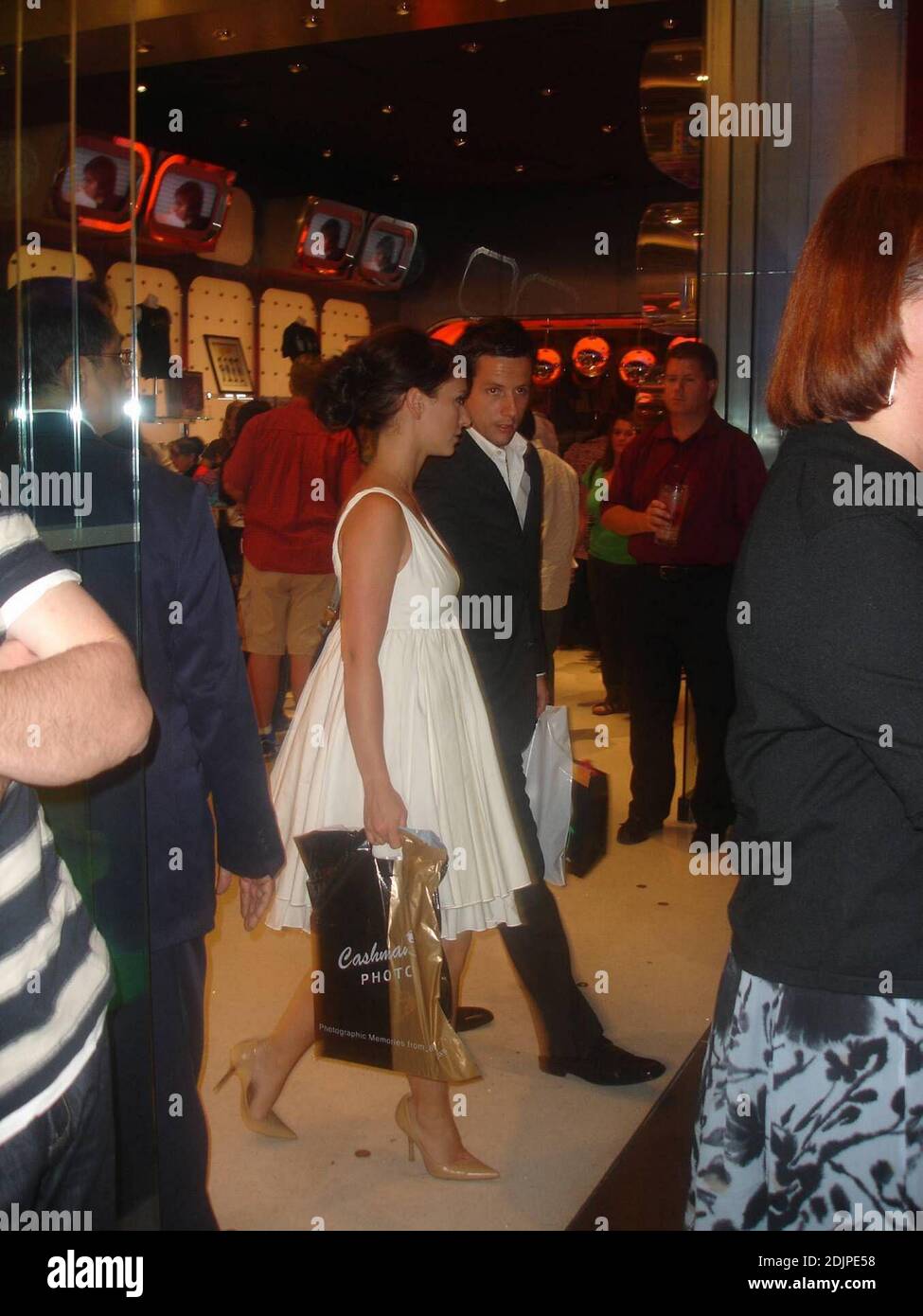 Jennifer Love Hewitt entdeckt in Las Vegas mit beau Ross McCall, 09/07/06. [[saj]] Stockfoto