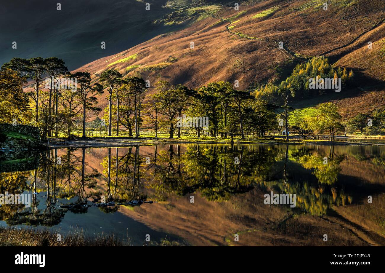 Buttermere ist einer der schönen und viel besuchten See im englischen Lake District in Cumbria, Großbritannien Stockfoto
