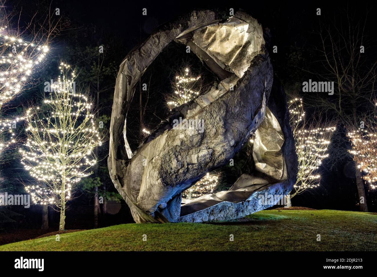 Öffentliche Skulptur 'Utlunta' des Künstlers Peter Lundberg - The Village Green, Cashiers, North Carolina, USA Stockfoto