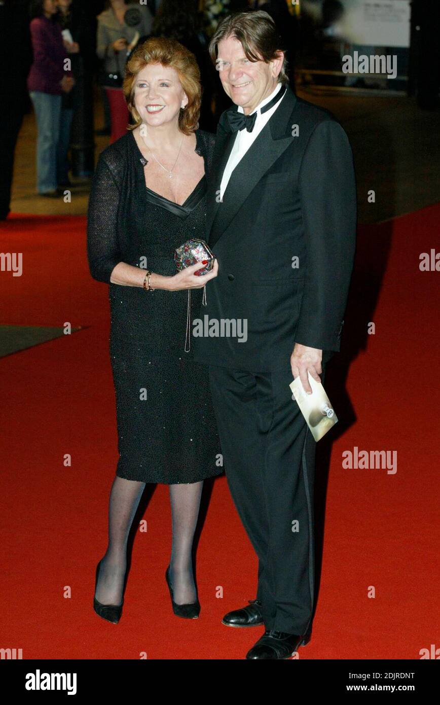 Cilla Black bei der Premiere des letzten King of Scotland am Eröffnungsabend des BFI London Festivals. 10/18/2006 Stockfoto