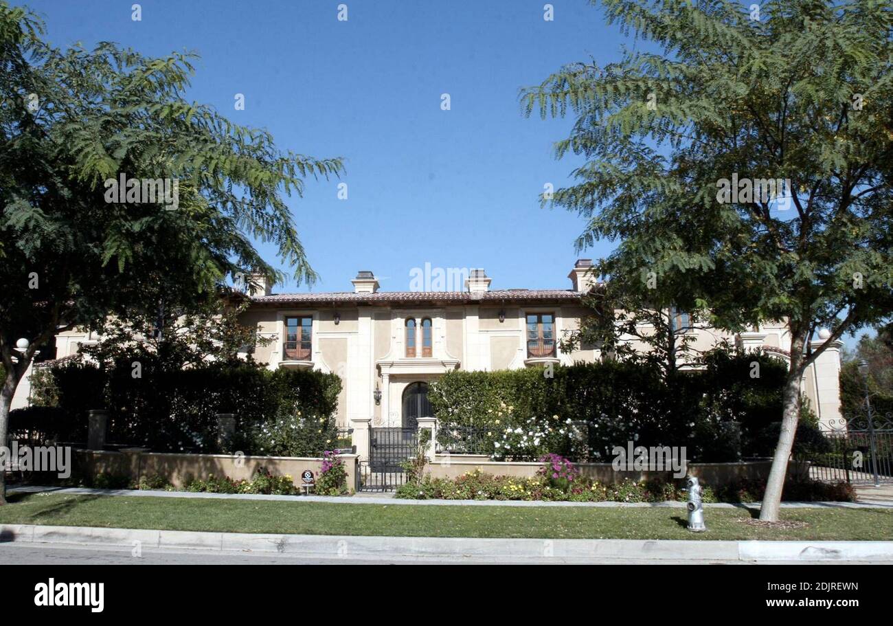 Jennifer Lopez' neues Beverly Hills Herrenhaus in ca. Das Grundstück gehörte einst James 'Jimmy' Stewart, aber das Haus wurde abgerissen, um Platz für Lopez' Multi-Millionen-Dollar-Haus zu machen. 10/21/06 Stockfoto