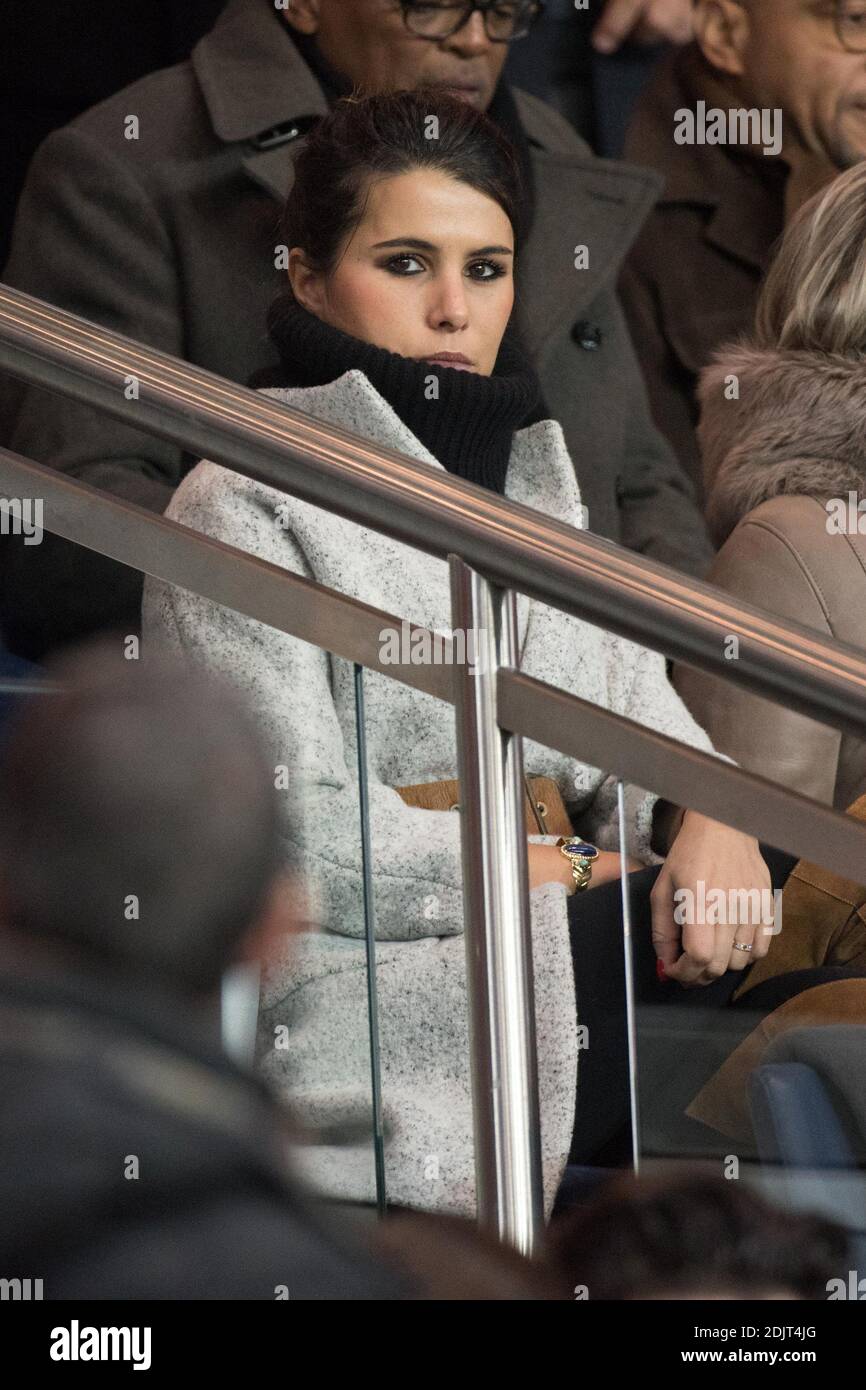 Karine Ferri während des Ligue 1-Spiels zwischen Paris Saint Germain und Stade Rennais im Parc des Princes am 6. November 2016 in Paris, Frankreich. Foto von Laurent Zabulon /ABACAPRESS.COM Stockfoto