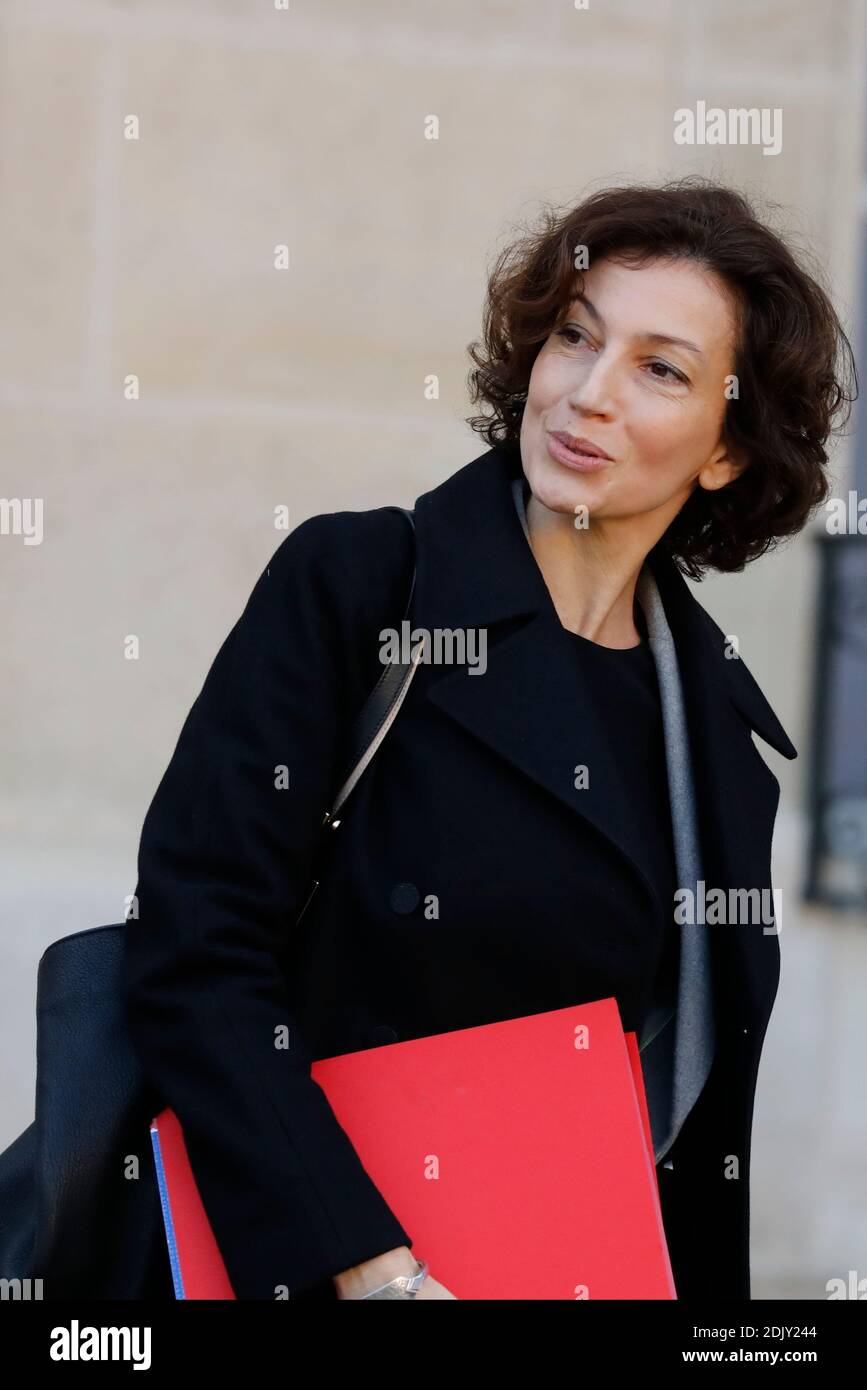 Die Ministerin für Kultur und Kommunikation Audrey Azoulay verlässt den Elysee-Palast nach der französischen wöchentlichen Kabinettssitzung am 14. Dezember 2016 in Paris. Foto von Henri Szwarc/ABACAPRESS.COM Stockfoto