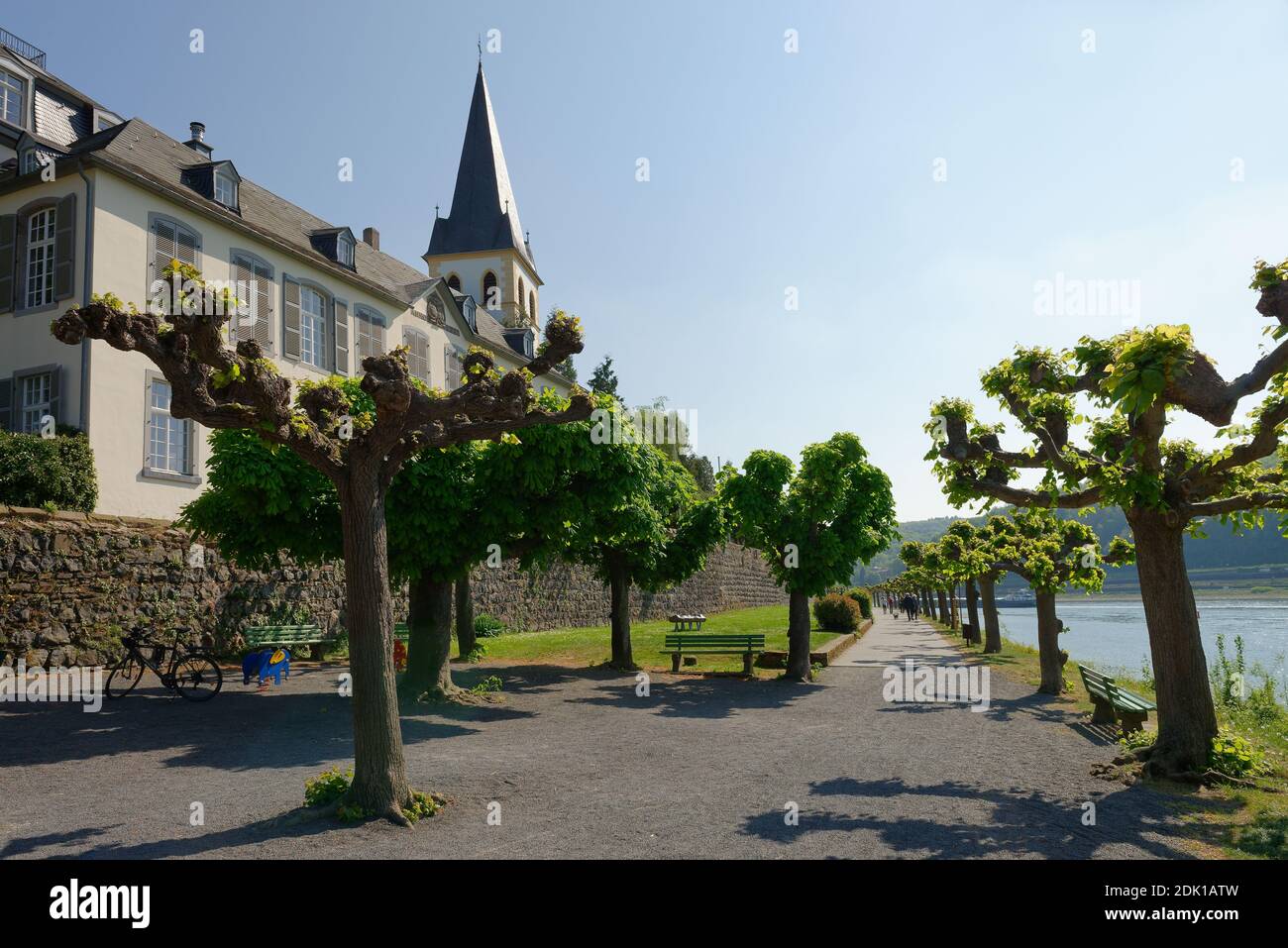 Pfarrkirche st pantaleon -Fotos und -Bildmaterial in hoher Auflösung ...