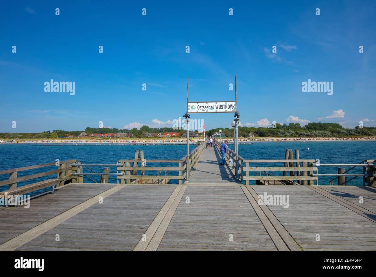 Deutschland, Mecklenburg-Vorpommern, Fischland-Darss-Zingst, Ostseebad Wustrow, an der Seebrücke, Stockfoto