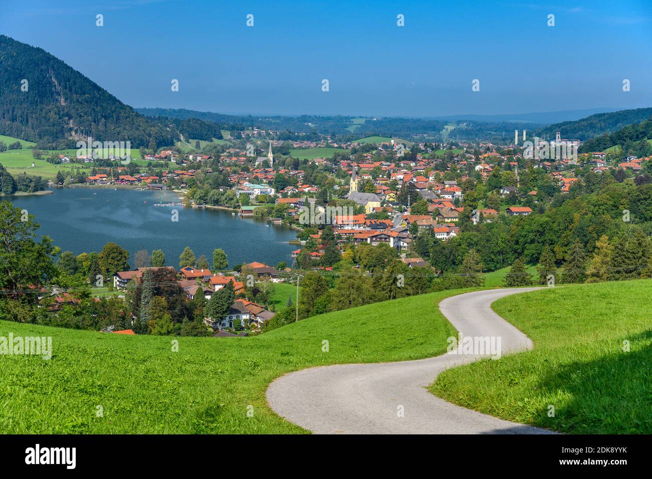 Deutschland, Bayern, Oberbayern, Oberland, Markt Schliersee, Ortsansicht mit Schliersee, Blick von Oberleiten Stockfoto