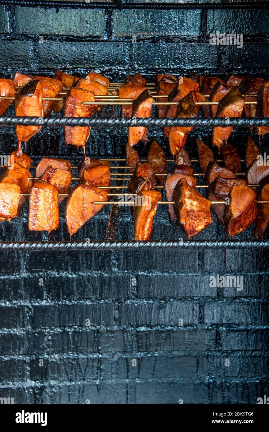 Geräucherter Lachs, Raucher, frischer Fisch Stockfoto