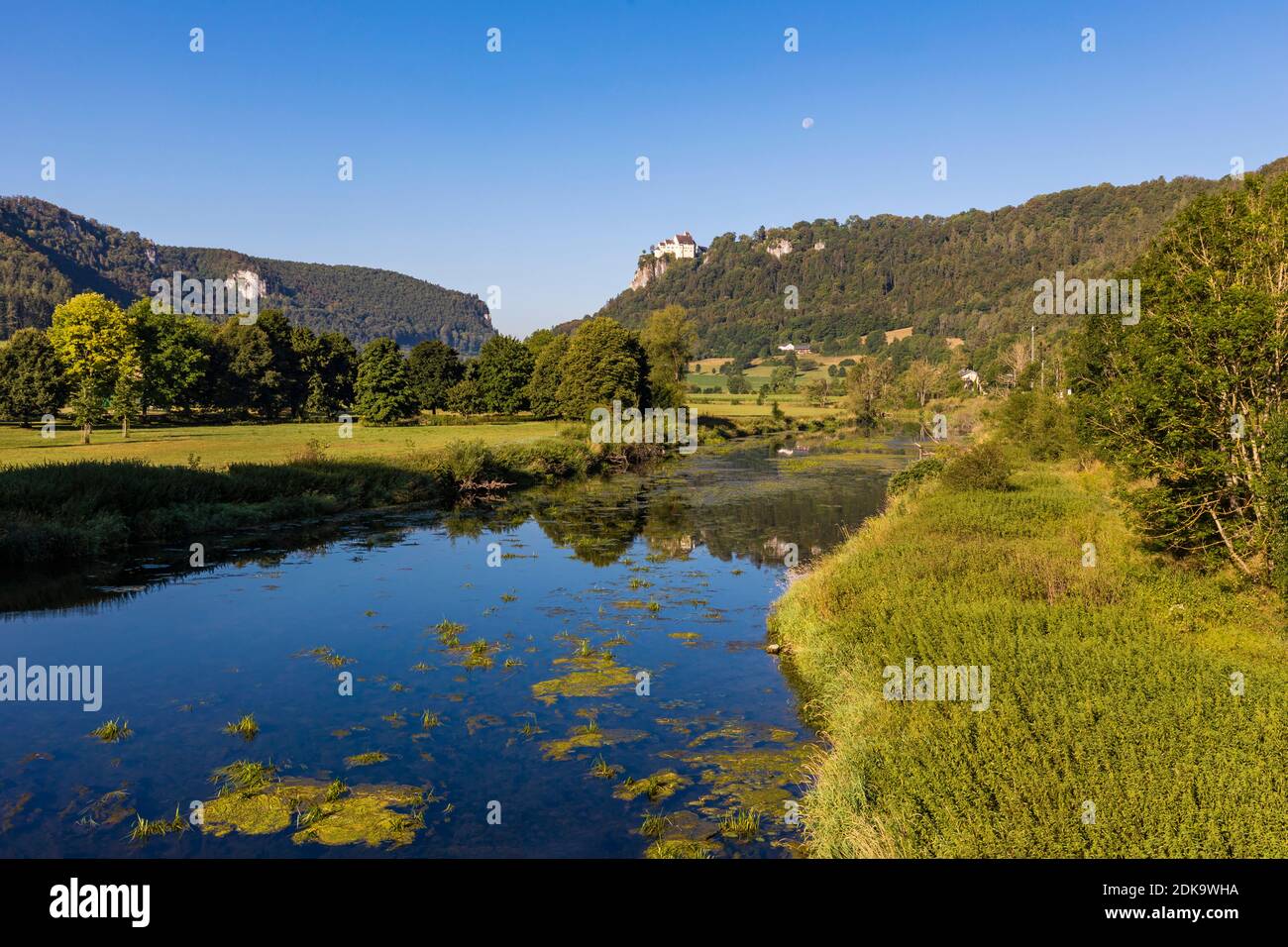 Deutschland, Baden-Württemberg, Schwäbische Alb, Naturpark Obere Donau, Oberes Donautal, Hausen im Tal, Donau, Schloss Werenwag Stockfoto