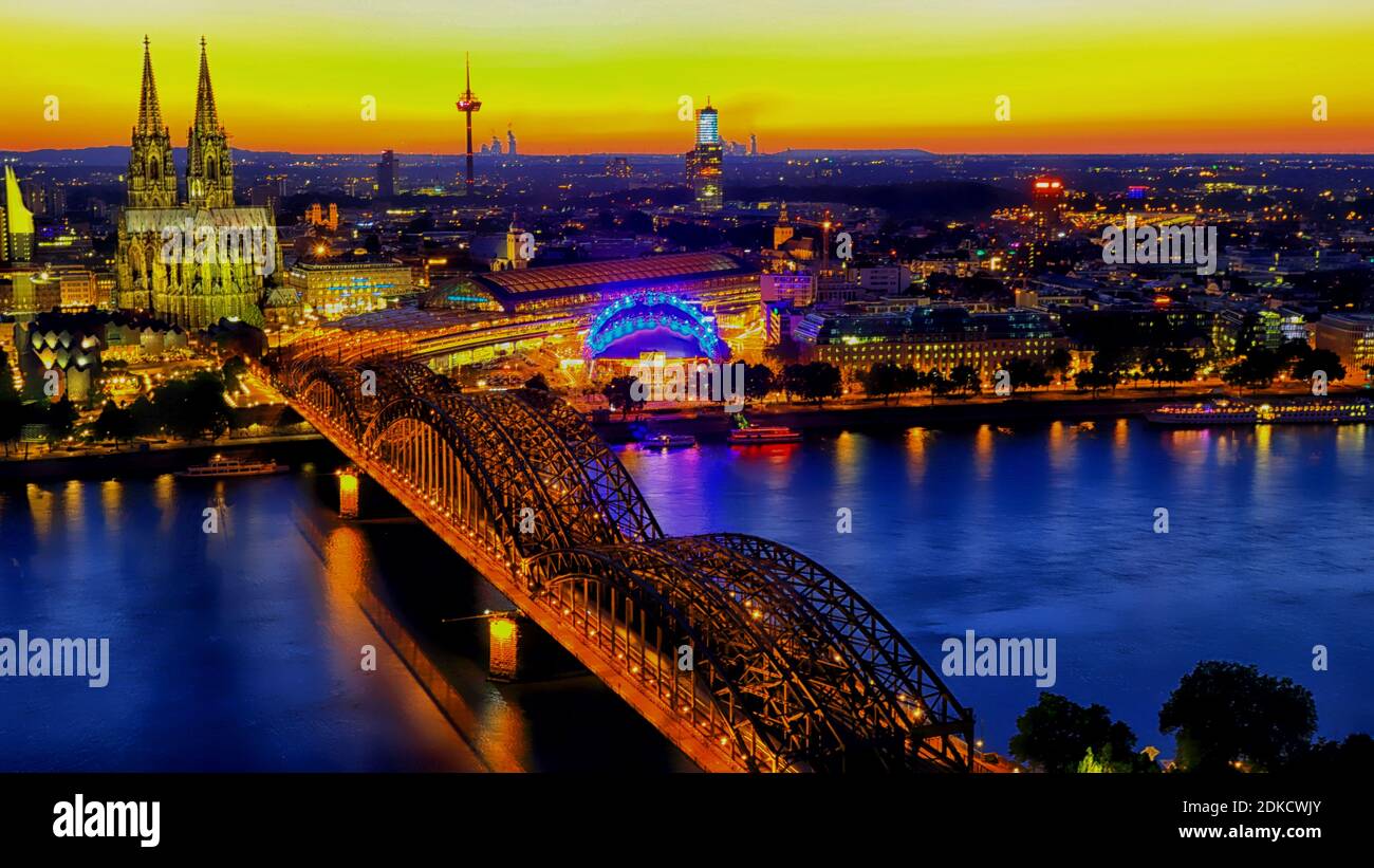 Köln Deutschland Europa der Dom in der Nacht Stockfoto