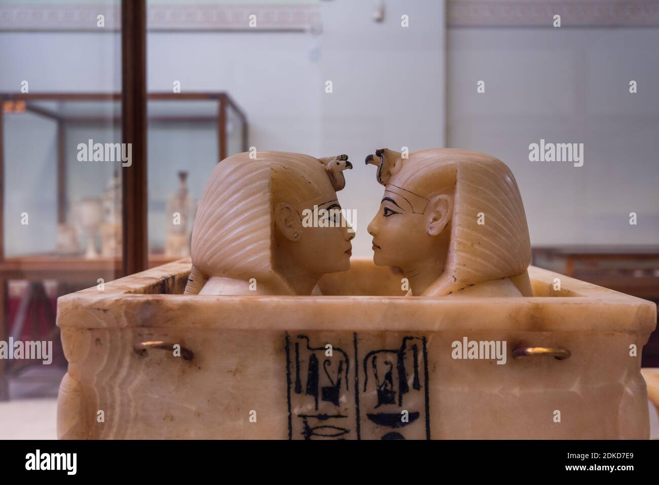 Artefakte der Marmorsteinschnitzerei im Museum der ägyptischen Altertümer in Kairo, Ägypten, ist die Heimat einer umfangreichen Sammlung von alten ägyptischen. Stockfoto