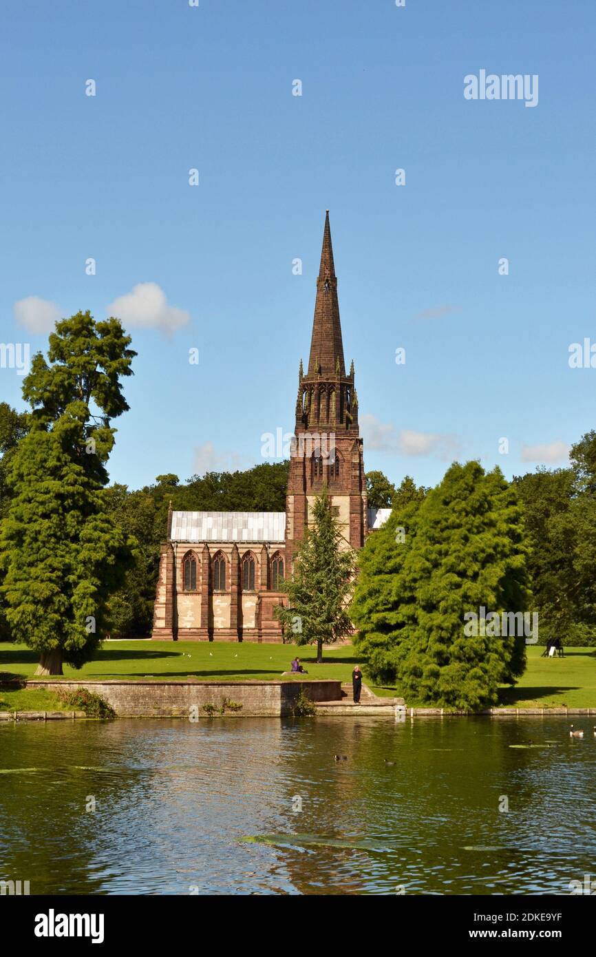 The Chapel of St Mary the Virgin, eine denkmalgeschützte viktorianische neugotische Kirche im Clumber Park, Worksop, Nottinghamshire, Großbritannien Stockfoto