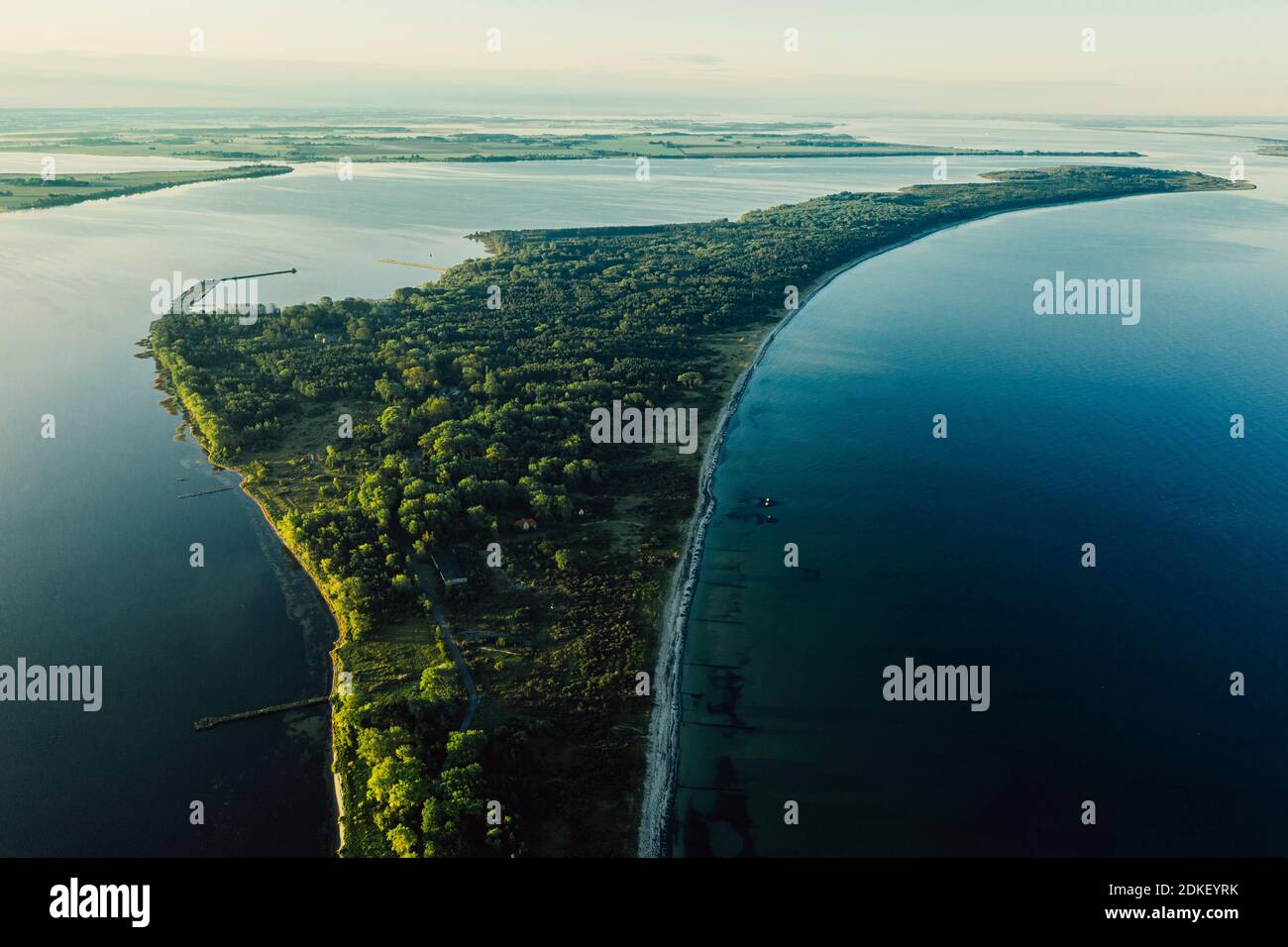 Deutschland, Mecklenburg-Vorpommern, Ostsee, Küste, Insel Rügen, Vorpommersche Lagunenlandschaft, Dranske, Bug Stockfoto