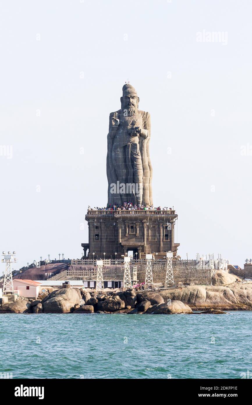 Statue von Thiruvalluvar - der gefeierte tamilische Dichter und Philosoph, Autor des Thirukkurals, ein Werk über Ethik. Auf dem Felsen Insel in in Laccadive S Stockfoto