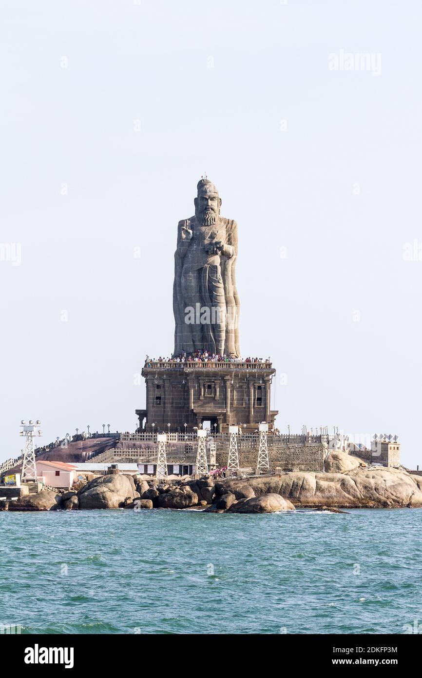Statue von Thiruvalluvar - der gefeierte tamilische Dichter und Philosoph, Autor des Thirukkurals, ein Werk über Ethik. Auf dem Felsen Insel in in Laccadive S Stockfoto