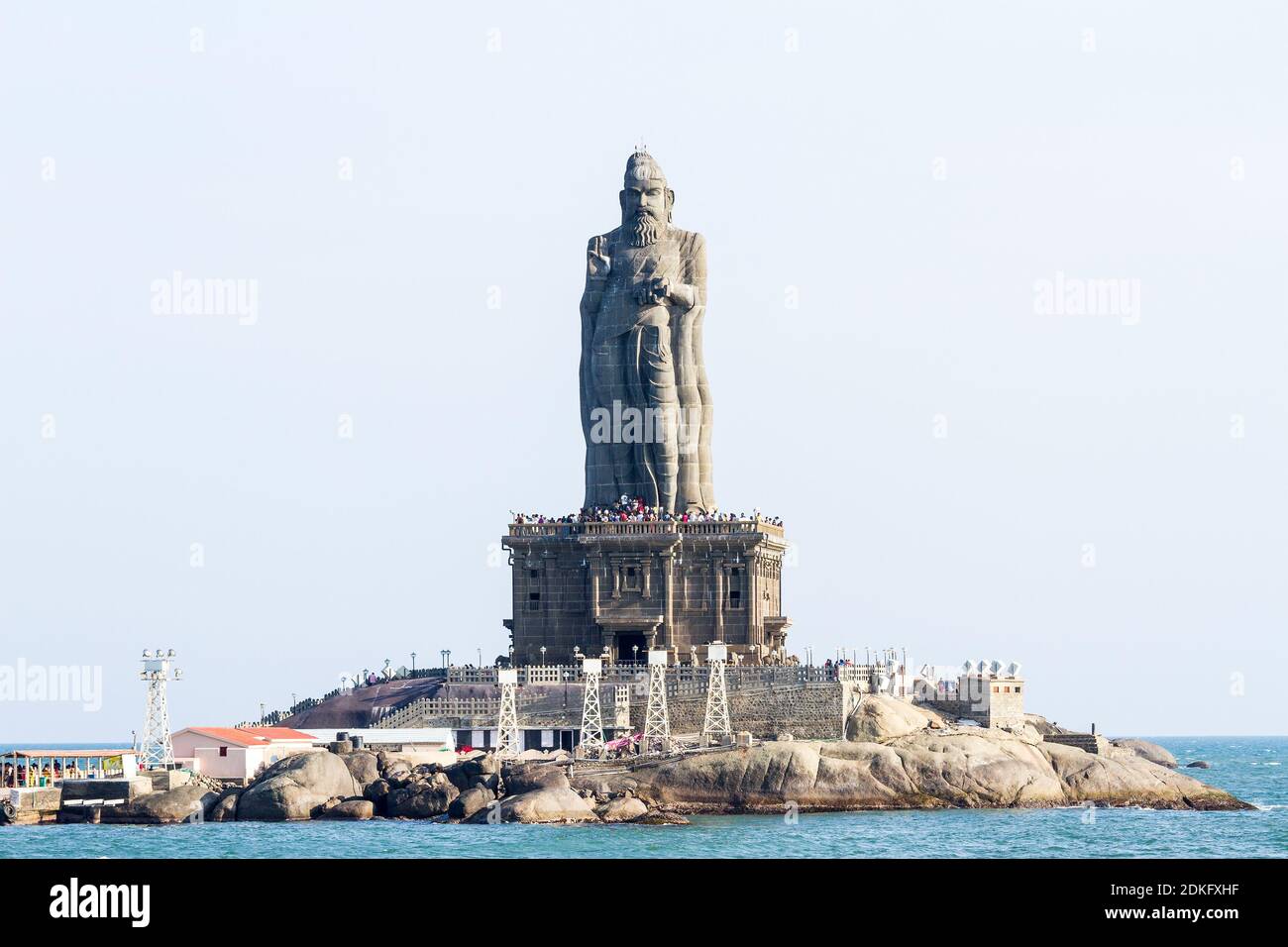 Statue von Thiruvalluvar - der gefeierte tamilische Dichter und Philosoph, Autor des Thirukkurals, ein Werk über Ethik. Auf dem Felsen Insel in in Laccadive S Stockfoto