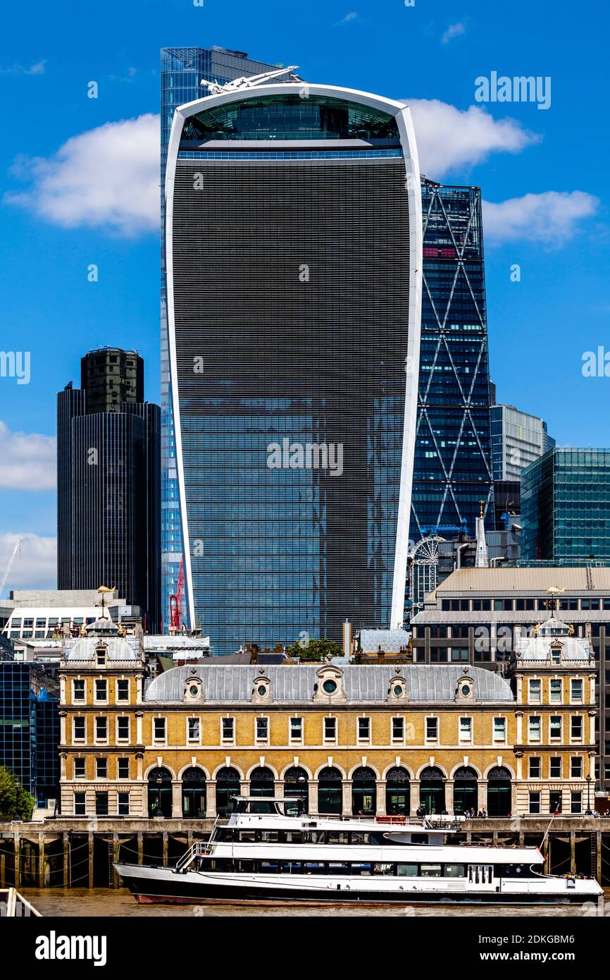 Old Billingsgate und die City of London Skyline, London, Großbritannien. Stockfoto