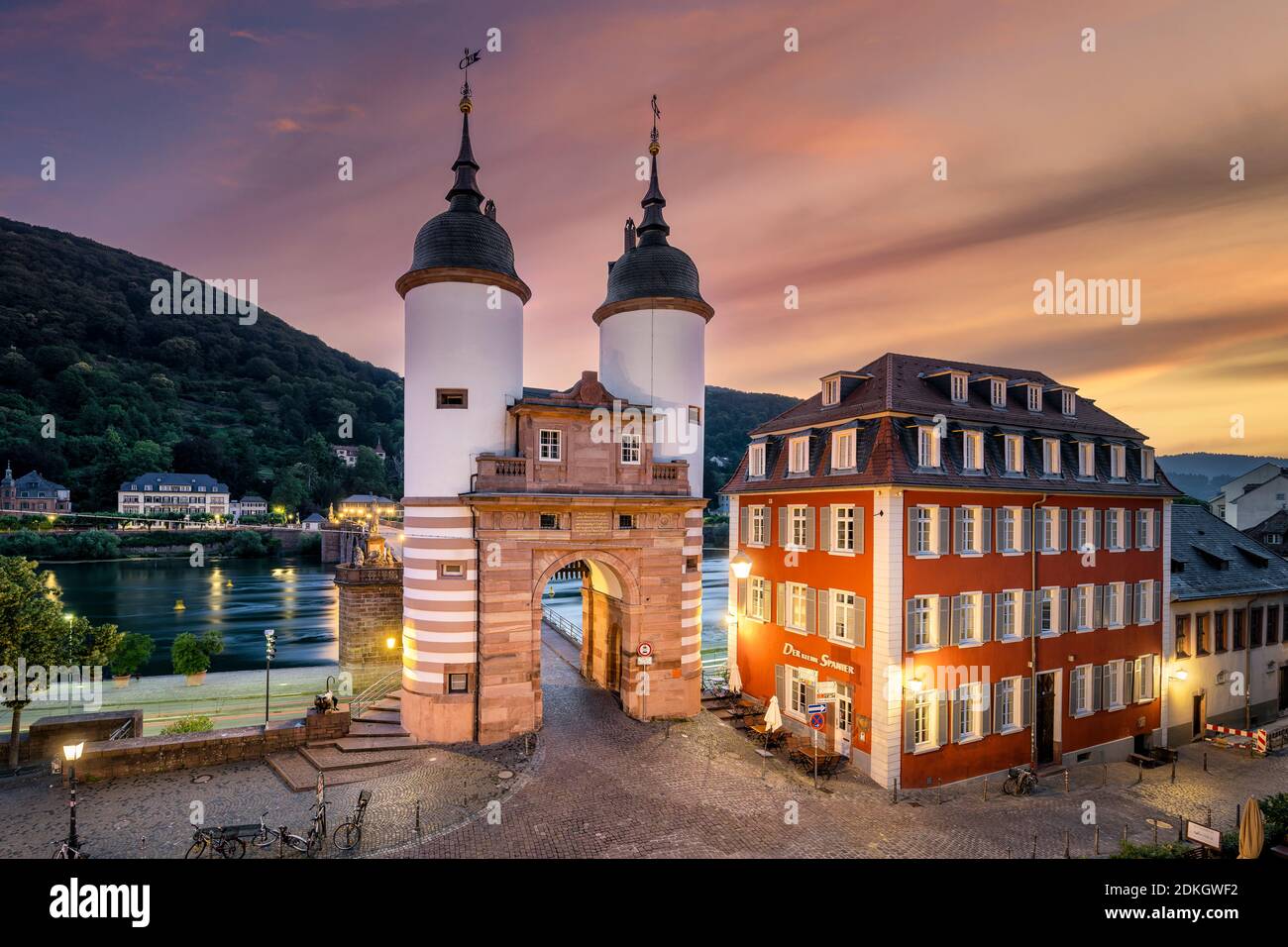 Tor zur alten Brücke in Heidelberg Stockfoto