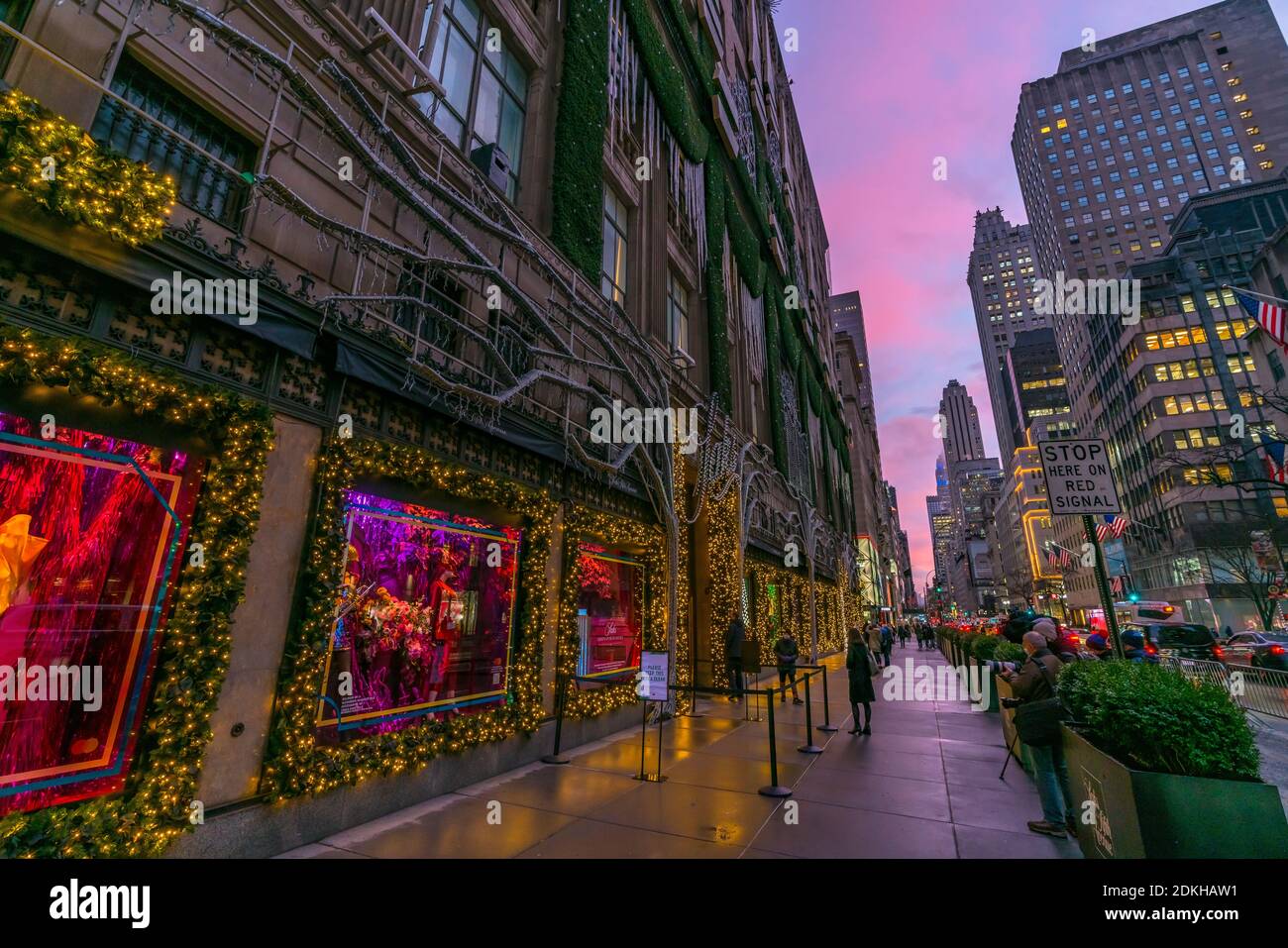 SAKS Christmas Light Show während der Pandemie von COVID-19 2020 Stockfoto