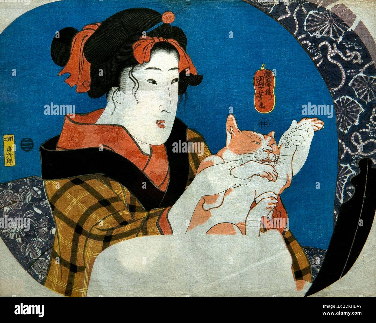 Utagawa Kuniyoshi 1798-1861. Girl Playing with a Cat Serie: Untitled Serie von Frauen in Spiegeln reflektiert. Um 1845. Aiban (Uchiwae). 22.8 x 28.8. Stockfoto
